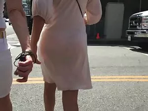 Uma loira Sexy a faz ...