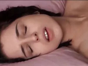 A miúda russa acorda ...