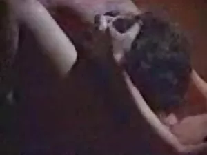 O homem duro tube po ...